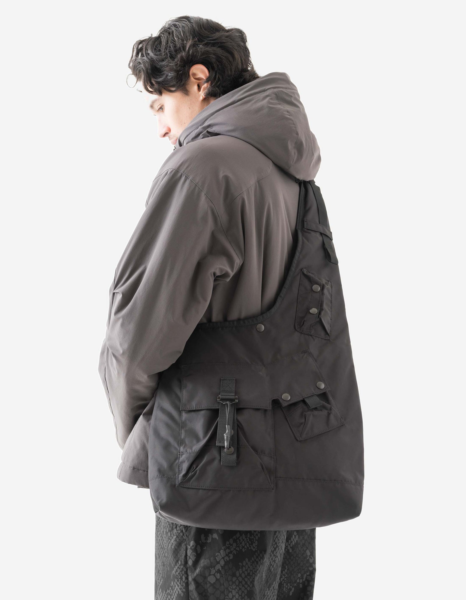 1113 Maha M.A.L.I.C.E. Monk Sling Bag Black