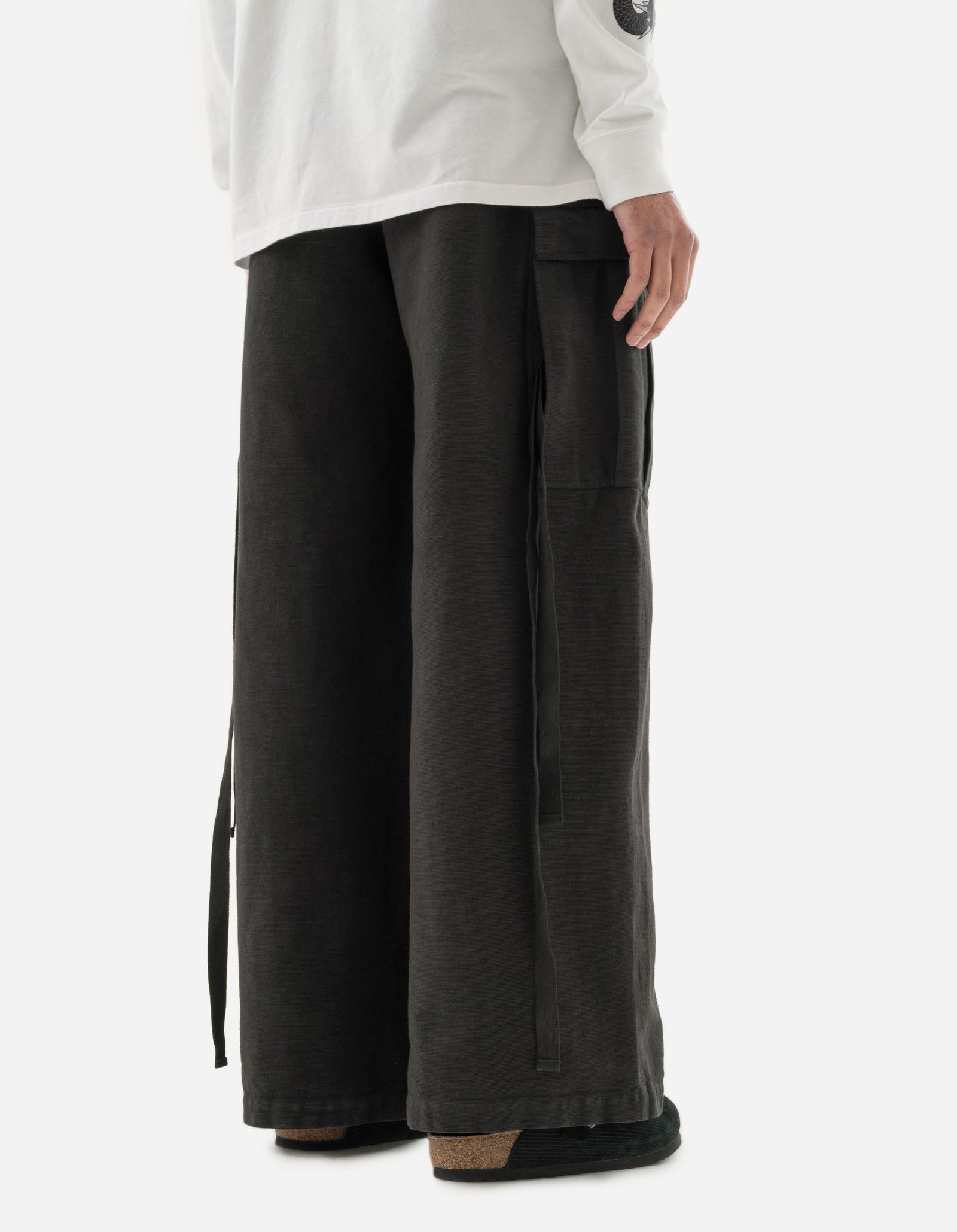 5329 Hakama Cargo Track Pants Black