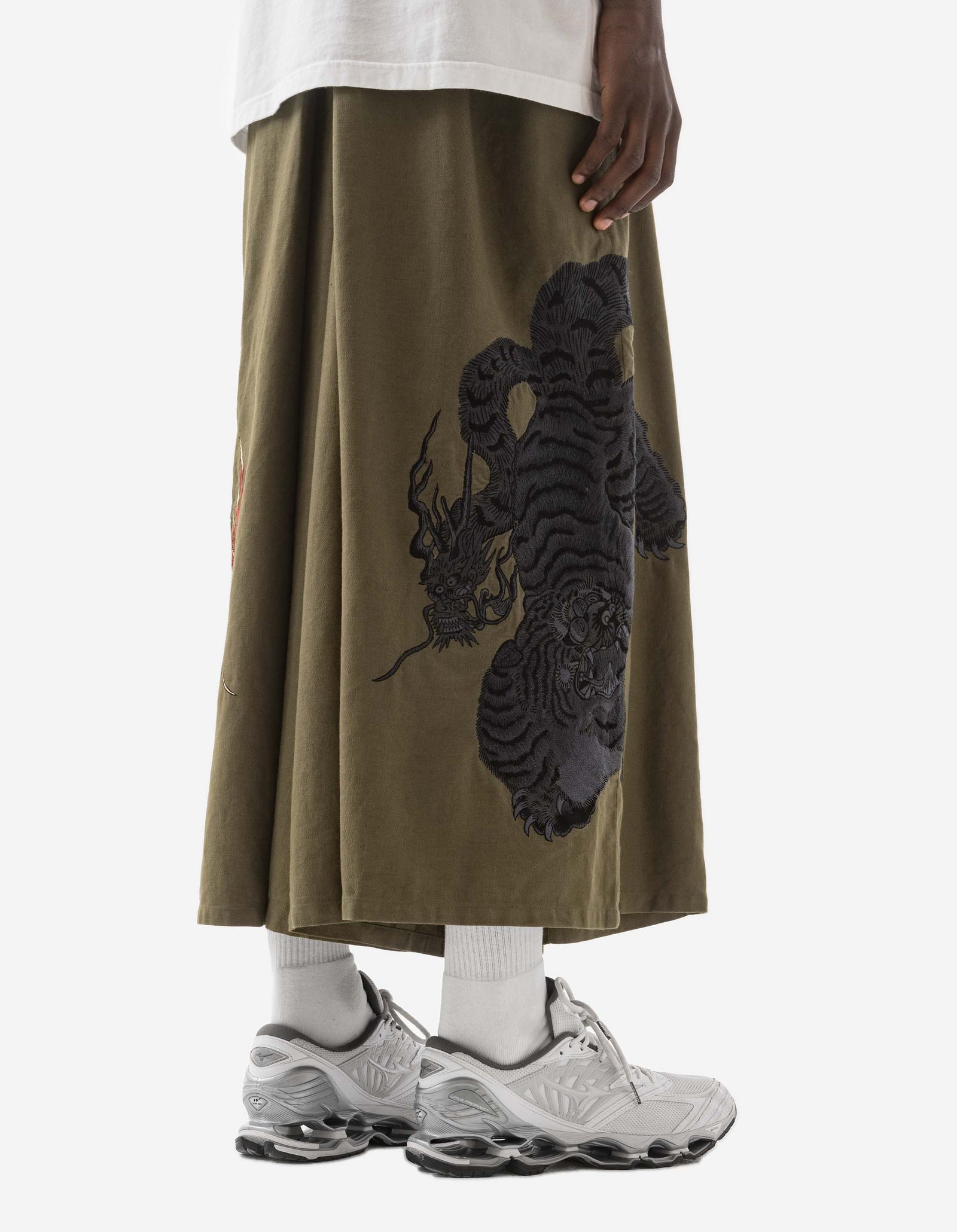 1104 Nekomata Tiger Iaido Hakama Olive OG-107F