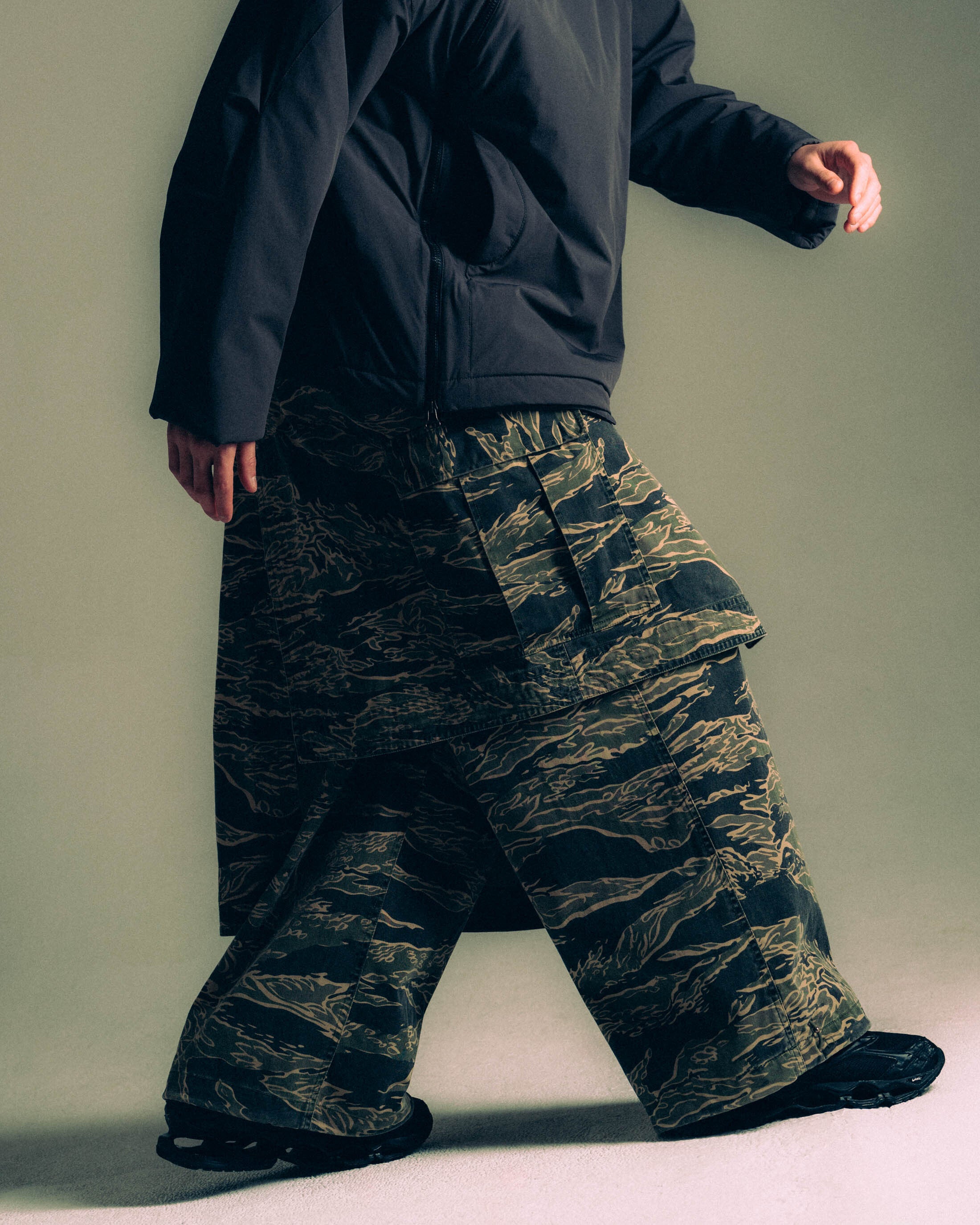 TRACK & UTILITY PANTS 