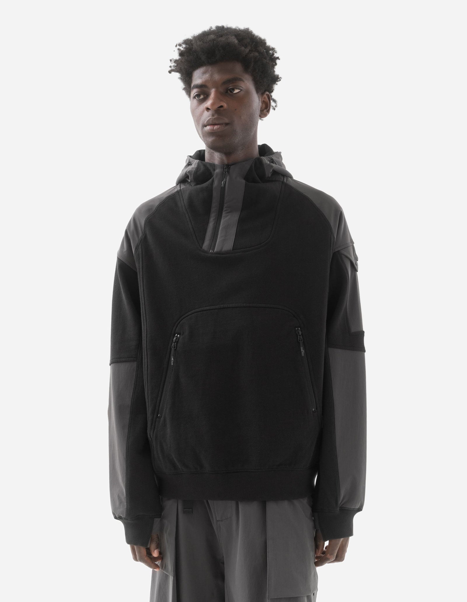 6044 Organic Articulated Hoody Black