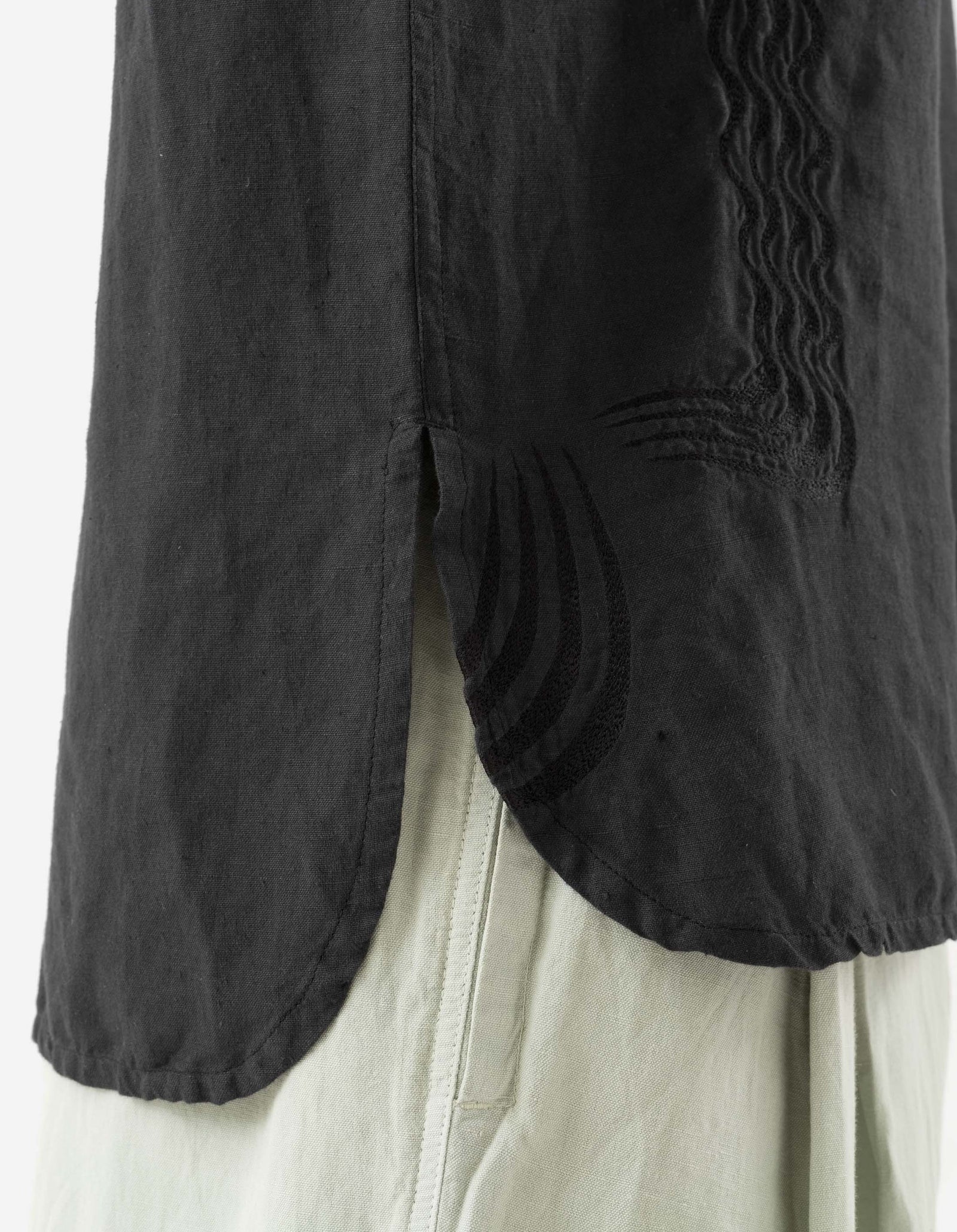 6053 Maharishi Kurta Shirt Black