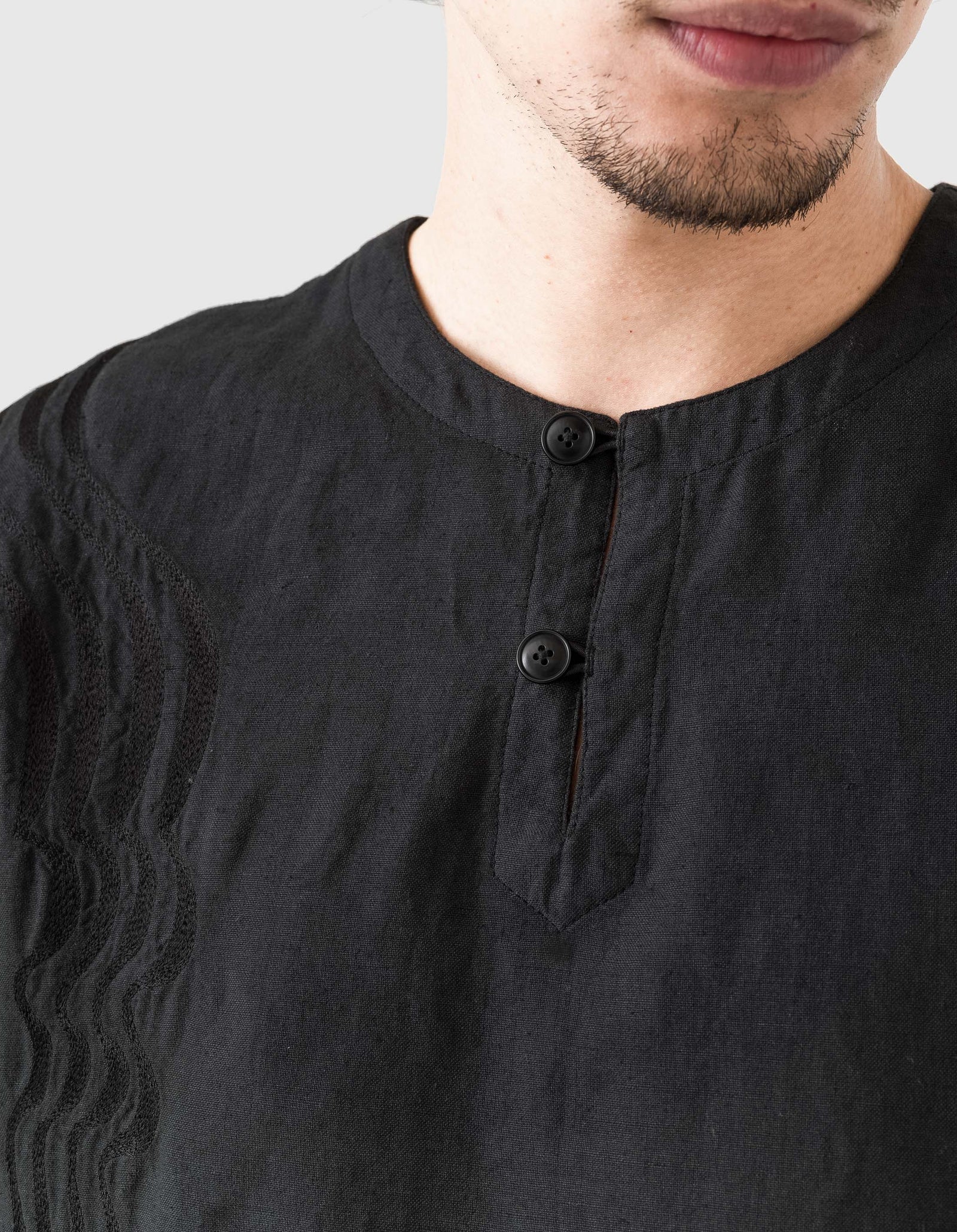 6053 Maharishi Kurta Shirt Black