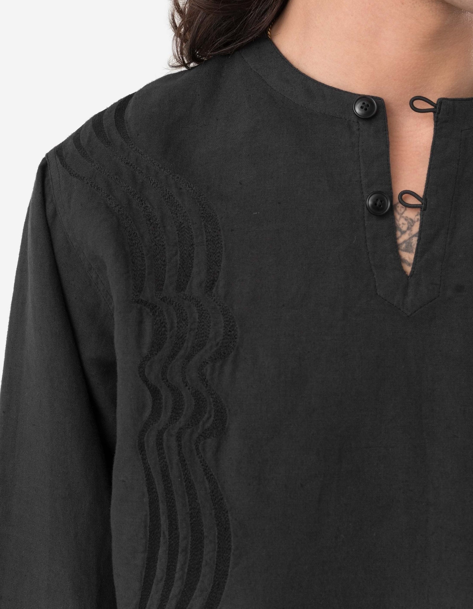 6053 Maharishi Kurta Shirt Black