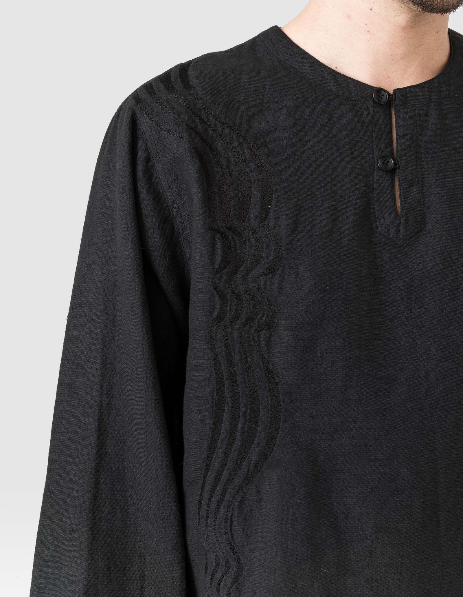 6053 Maharishi Kurta Shirt Black