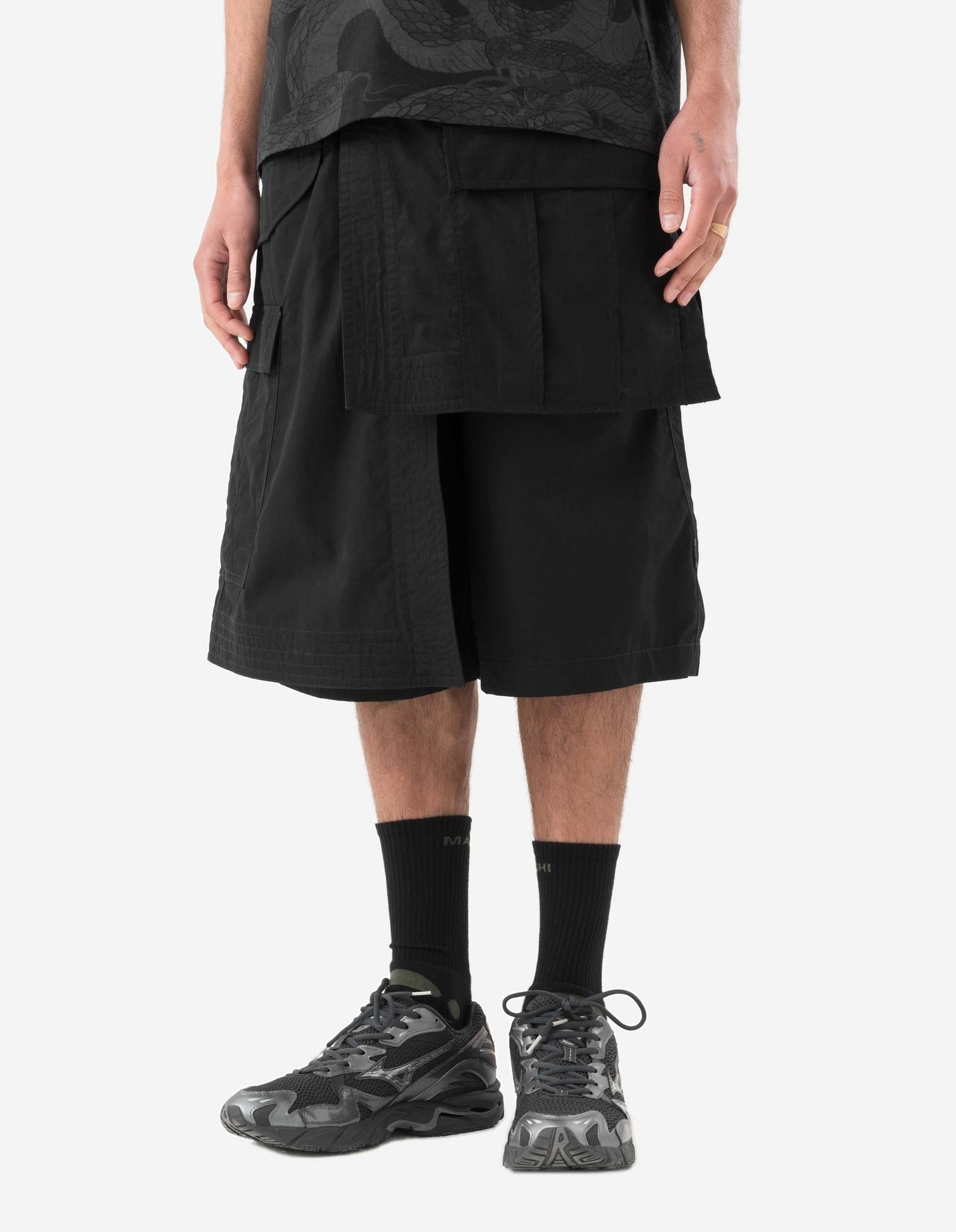 6056 Asym Hakama Shorts Black