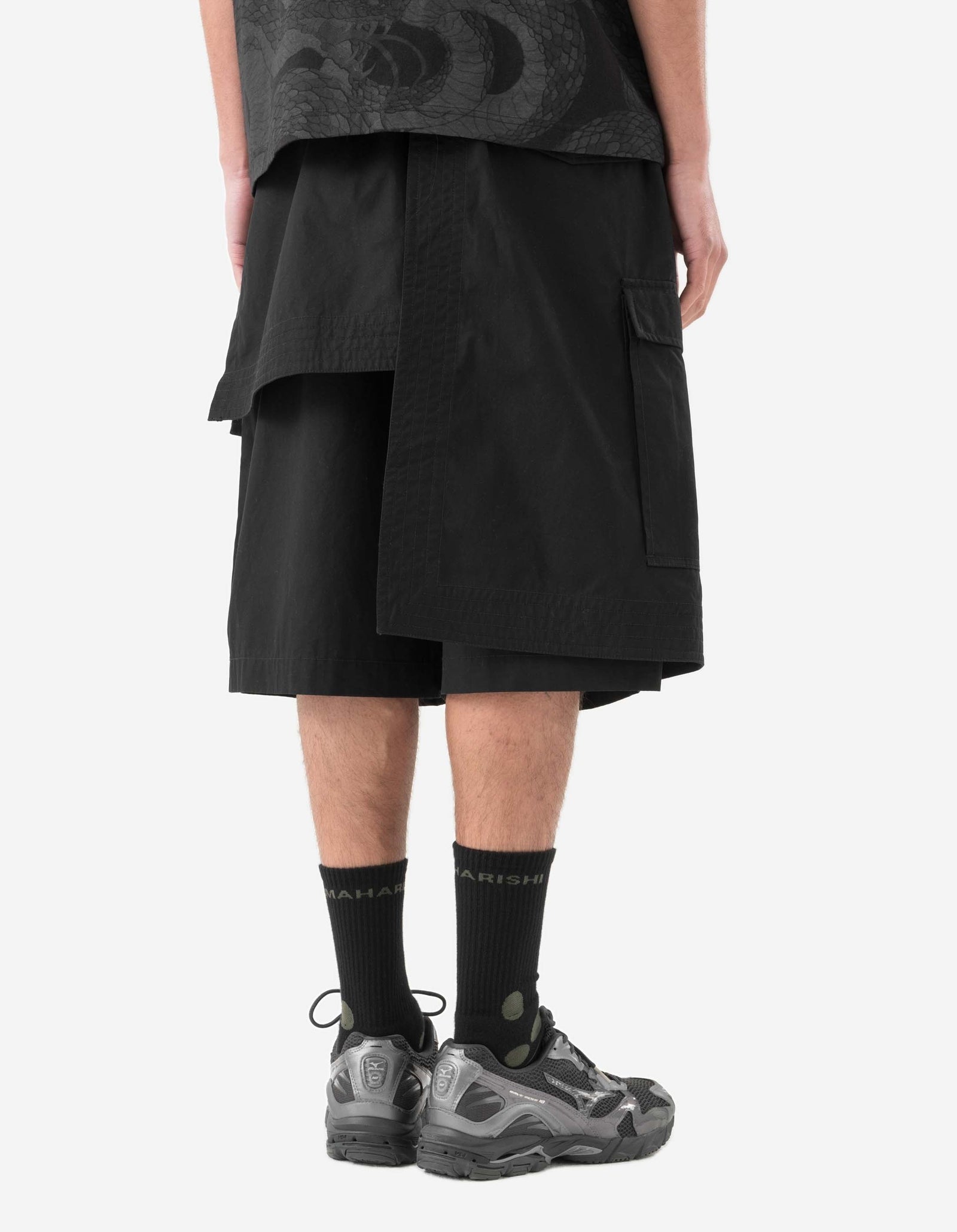 6056 Asym Hakama Shorts Black