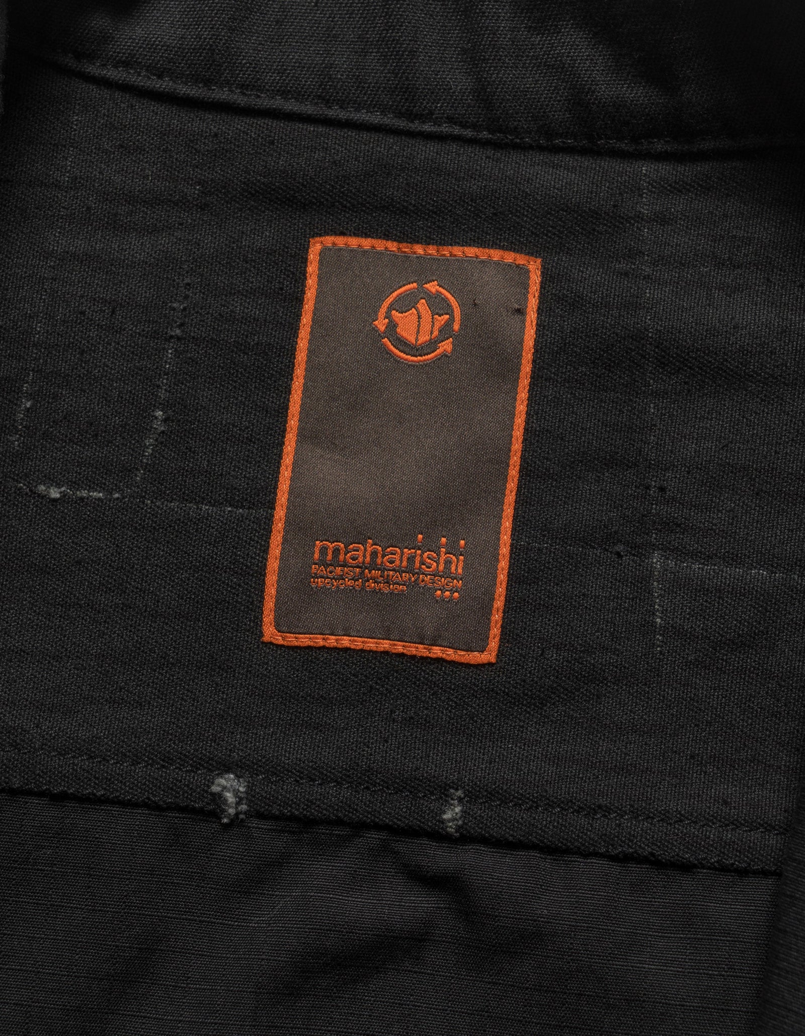 6084 Upcycled Monk Shirt Black