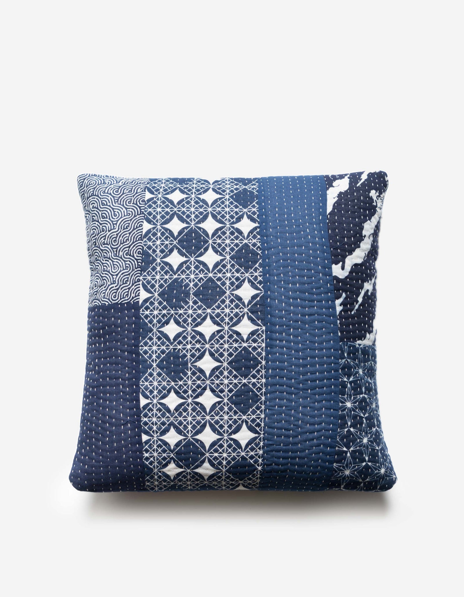 1471 Mahaboro Cushion Navy/Ecru